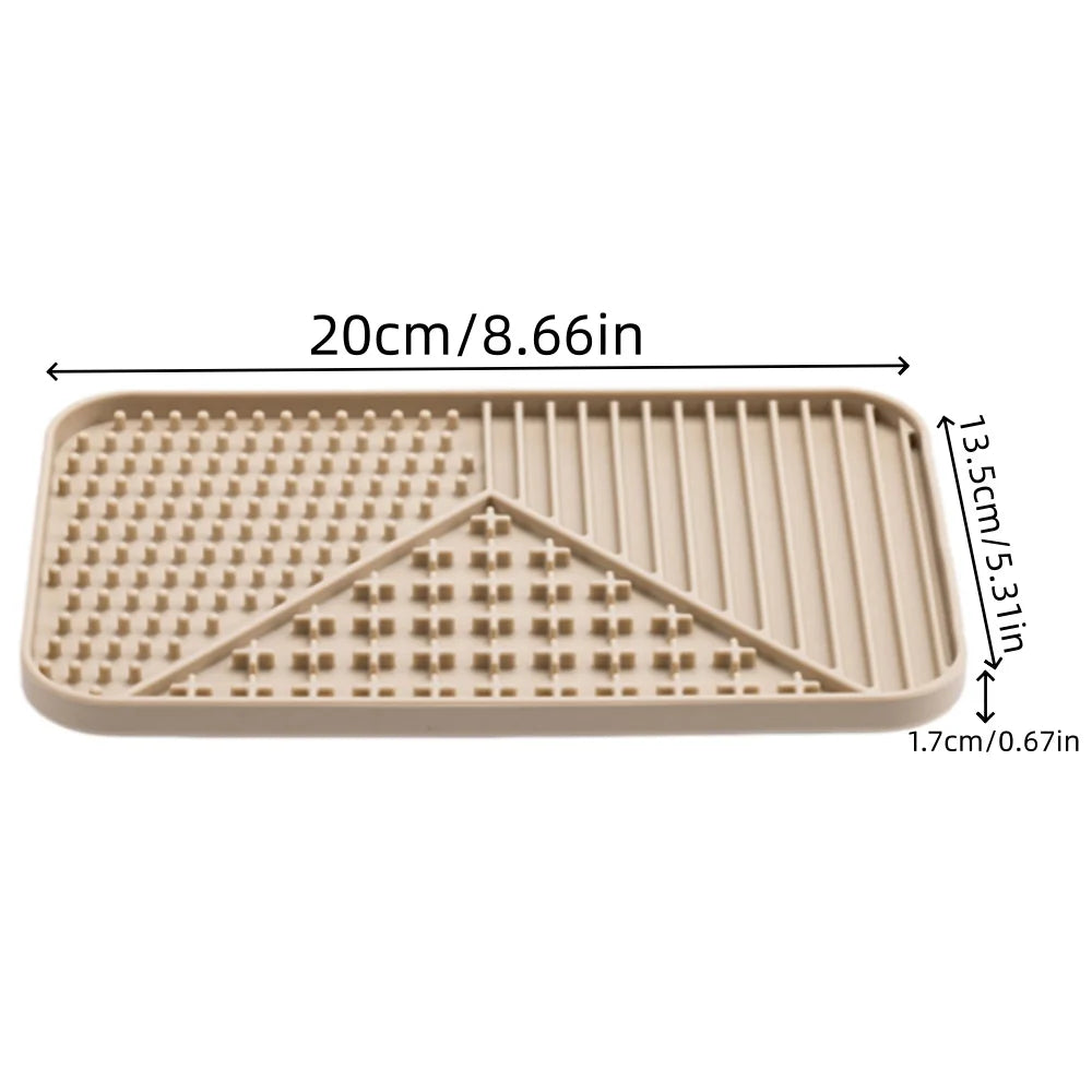 Silicone Material Pet Lick Mat Suction Cup Slow Feeding Design Slow Feeder Bathing Distraction Training Feeder Dog Food Plate