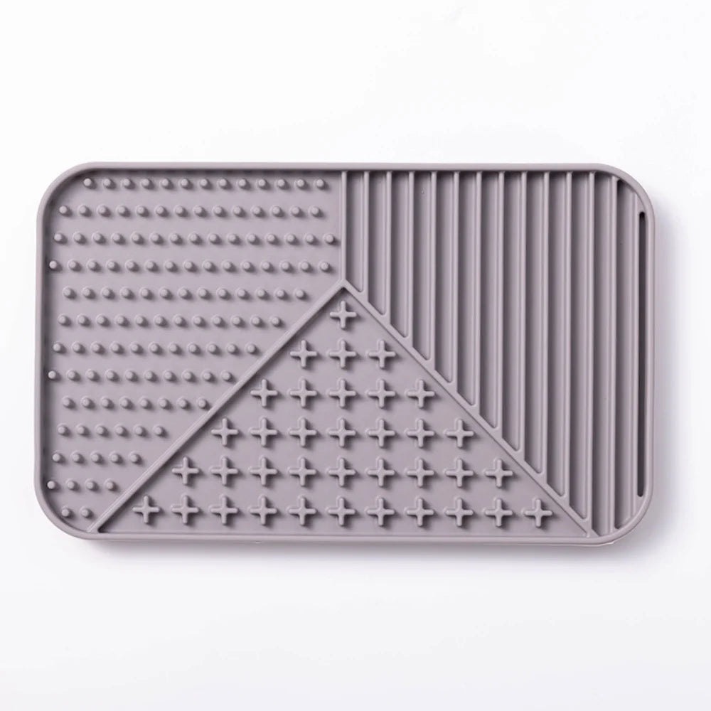 Silicone Material Pet Lick Mat Suction Cup Slow Feeding Design Slow Feeder Bathing Distraction Training Feeder Dog Food Plate